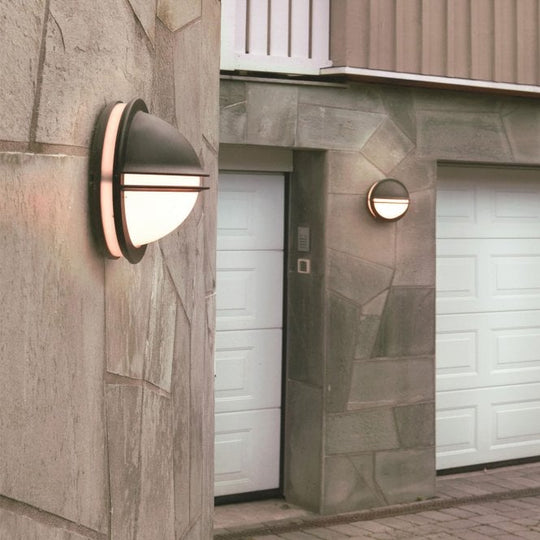 Berlin 1 Light Wall Light       Black